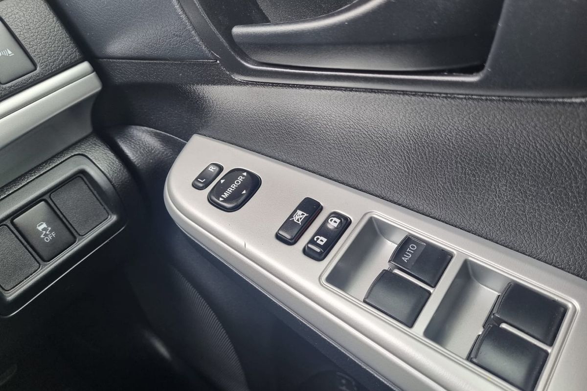 2016 Toyota Camry Atara S ASV50R