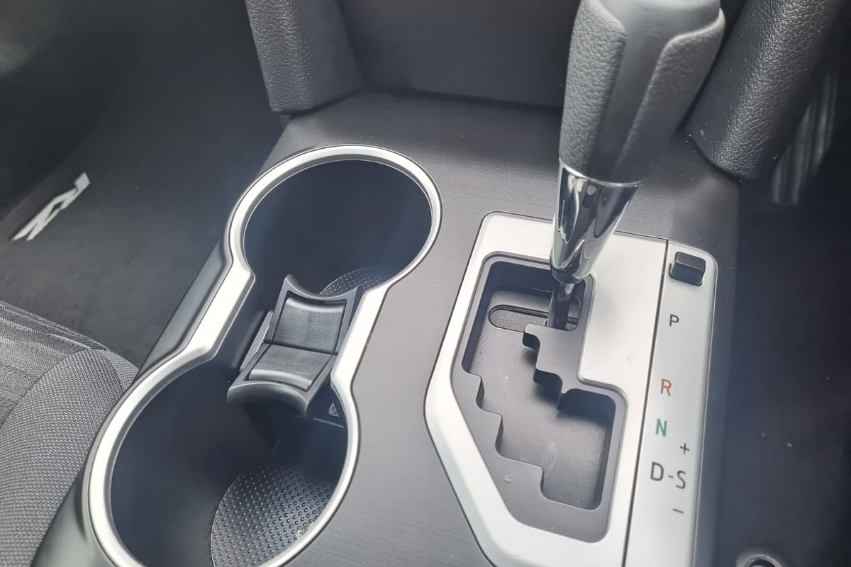 2016 Toyota Camry Atara S ASV50R