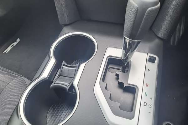 2016 Toyota Camry Atara S ASV50R