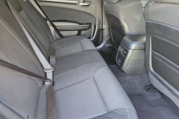 2021 Chrysler 300 SRT Core LX