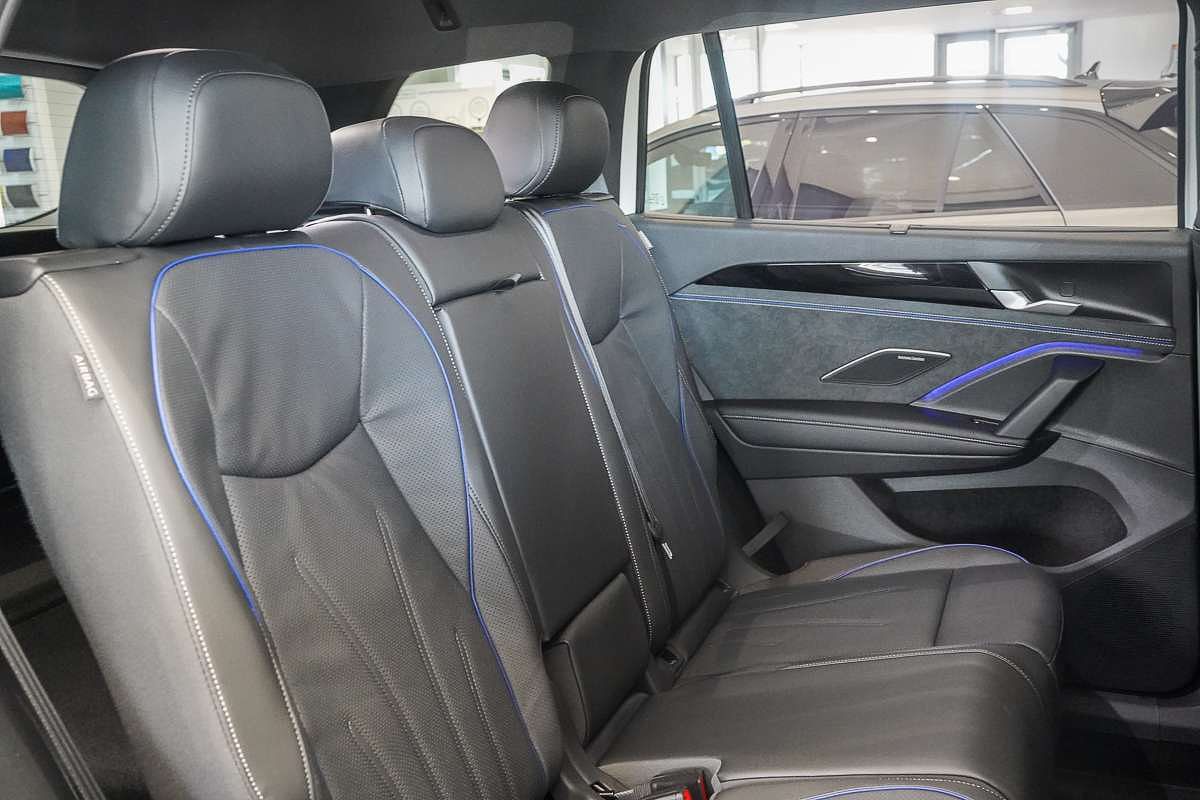 2025 Volkswagen Tayron 195TSI R-Line R4