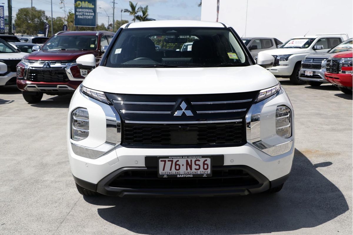 2025 Mitsubishi Outlander ES ZM