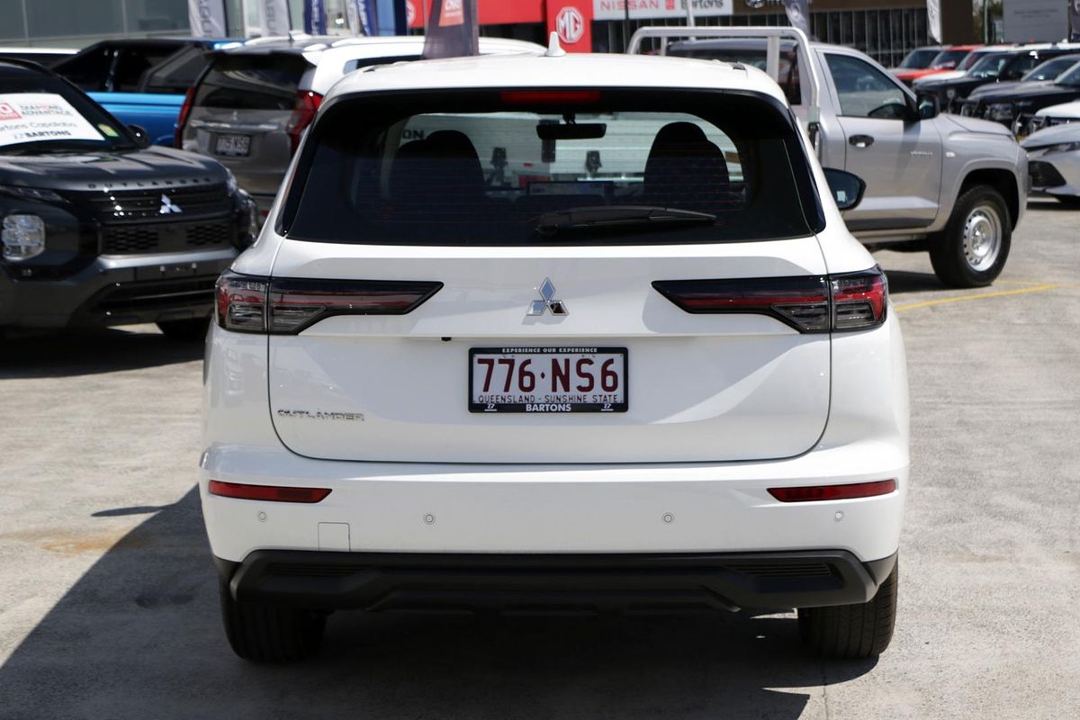 2025 Mitsubishi Outlander ES ZM