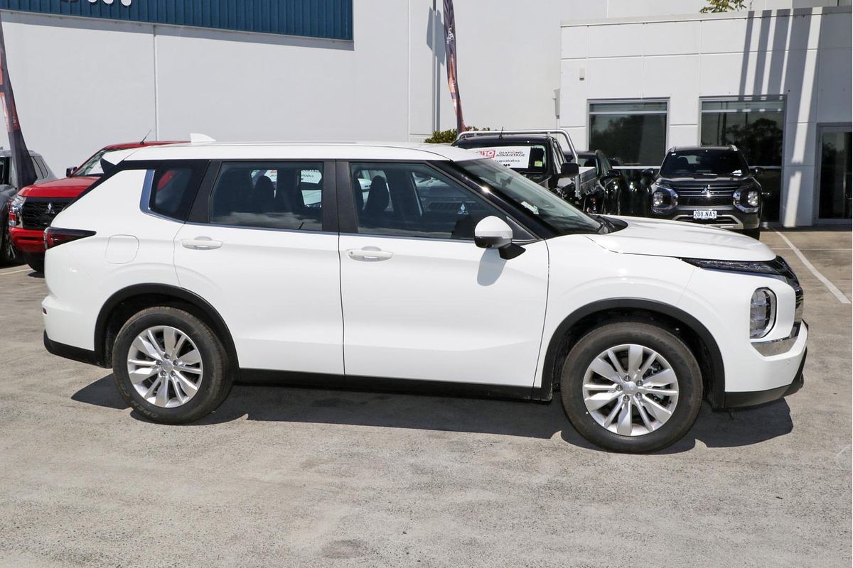 2025 Mitsubishi Outlander ES ZM