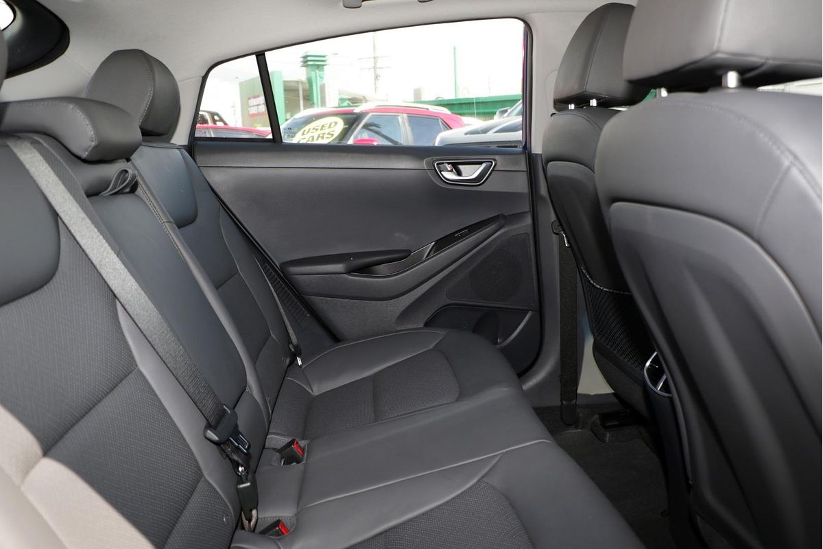 2020 Hyundai IONIQ Plug-in Premium AE.3