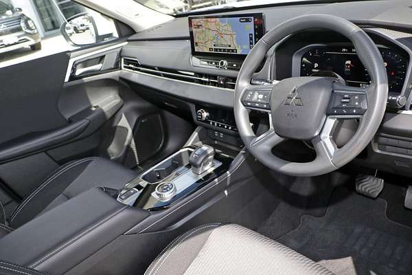 2025 Mitsubishi Outlander ES ZM