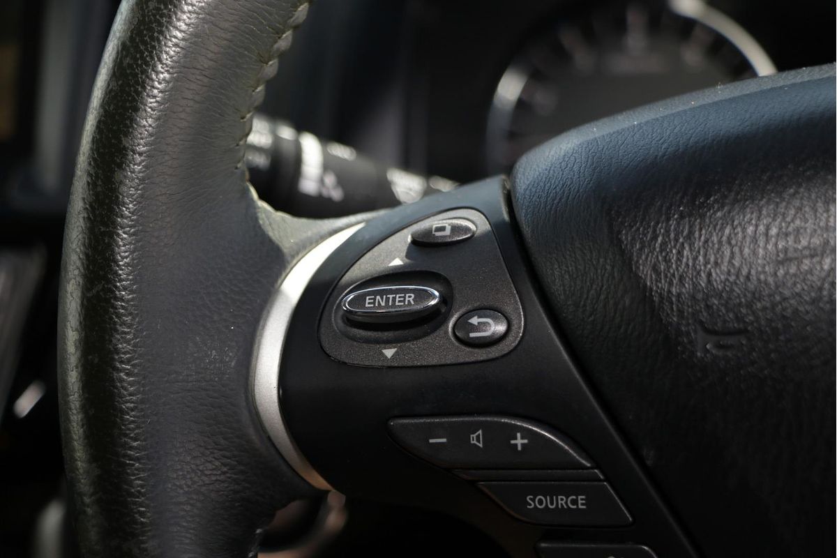2015 Nissan Pathfinder ST R52
