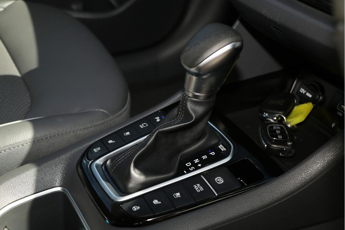 2020 Hyundai IONIQ Plug-in Premium AE.3