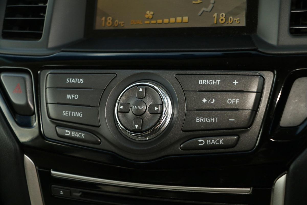 2015 Nissan Pathfinder ST R52