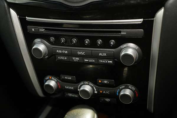 2015 Nissan Pathfinder ST R52