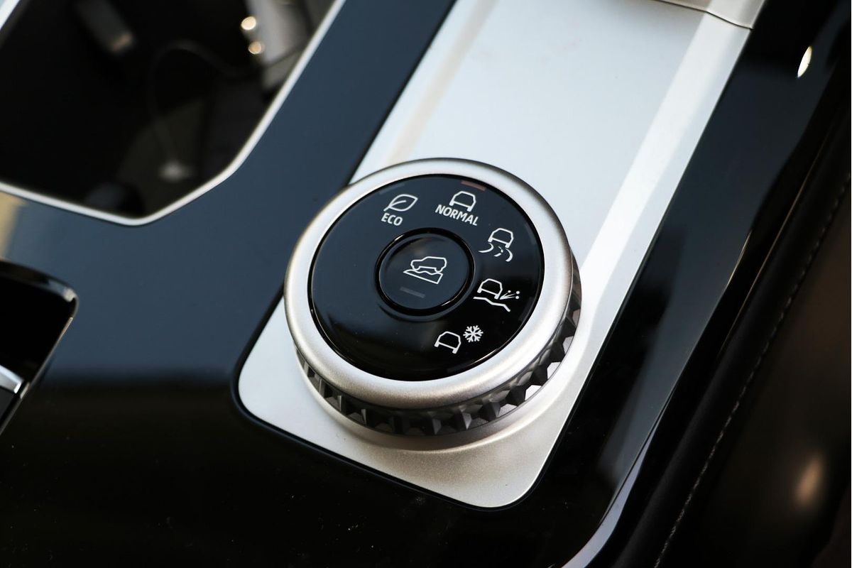 2025 Mitsubishi Outlander ES ZM