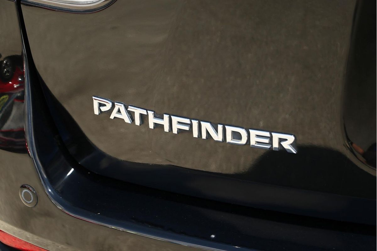 2015 Nissan Pathfinder ST R52