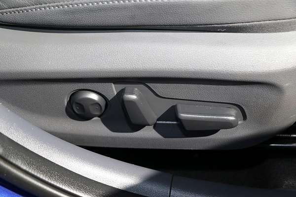 2020 Hyundai IONIQ Plug-in Premium AE.3