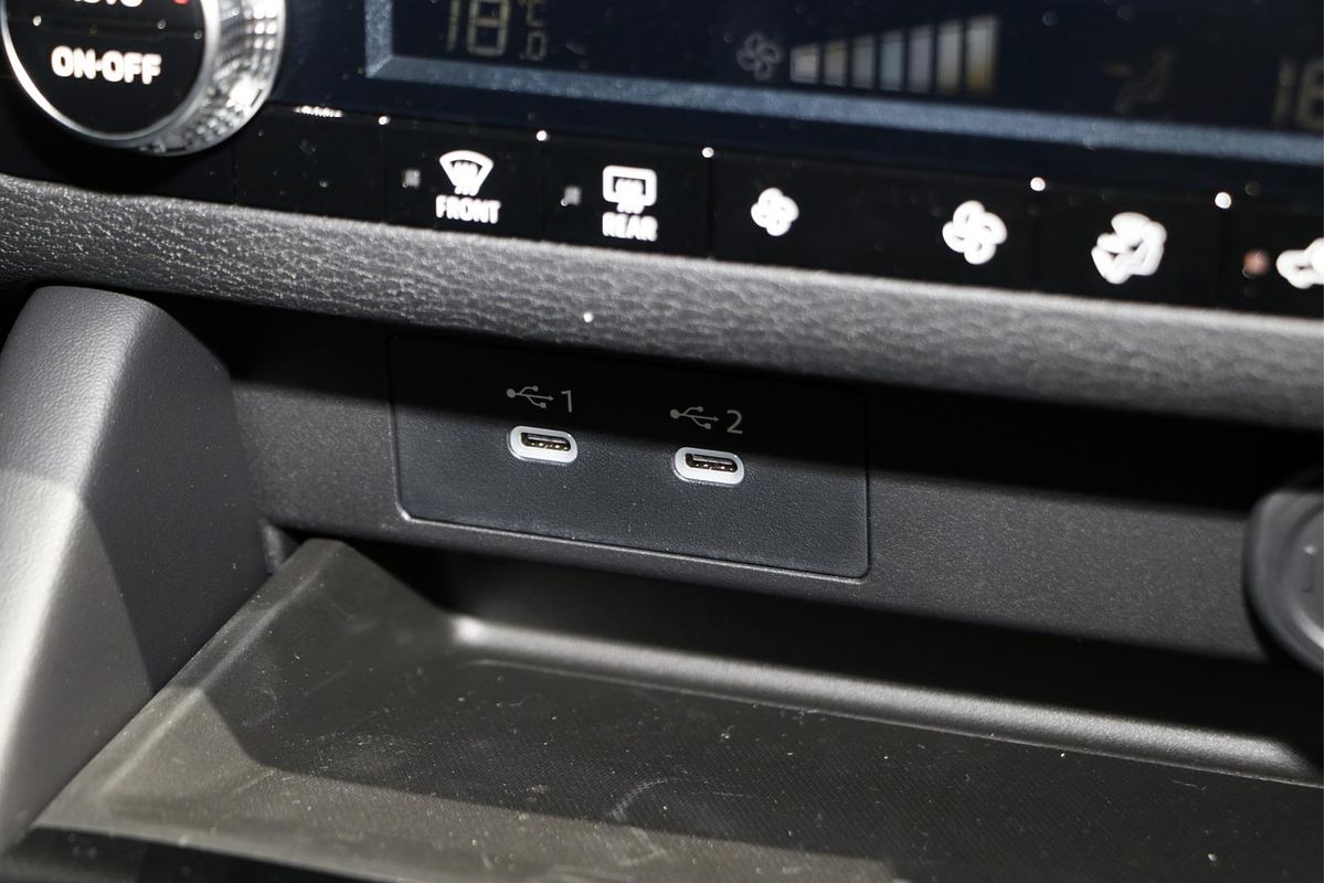 2025 Mitsubishi Outlander ES ZM