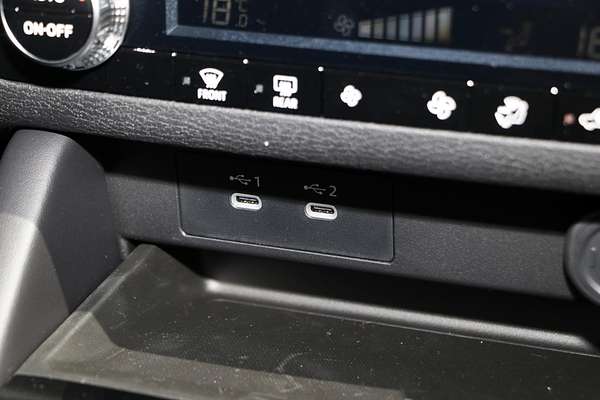 2025 Mitsubishi Outlander ES ZM