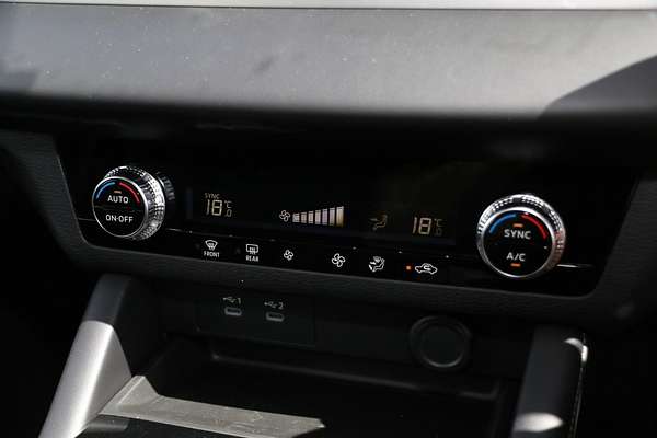 2025 Mitsubishi Outlander ES ZM