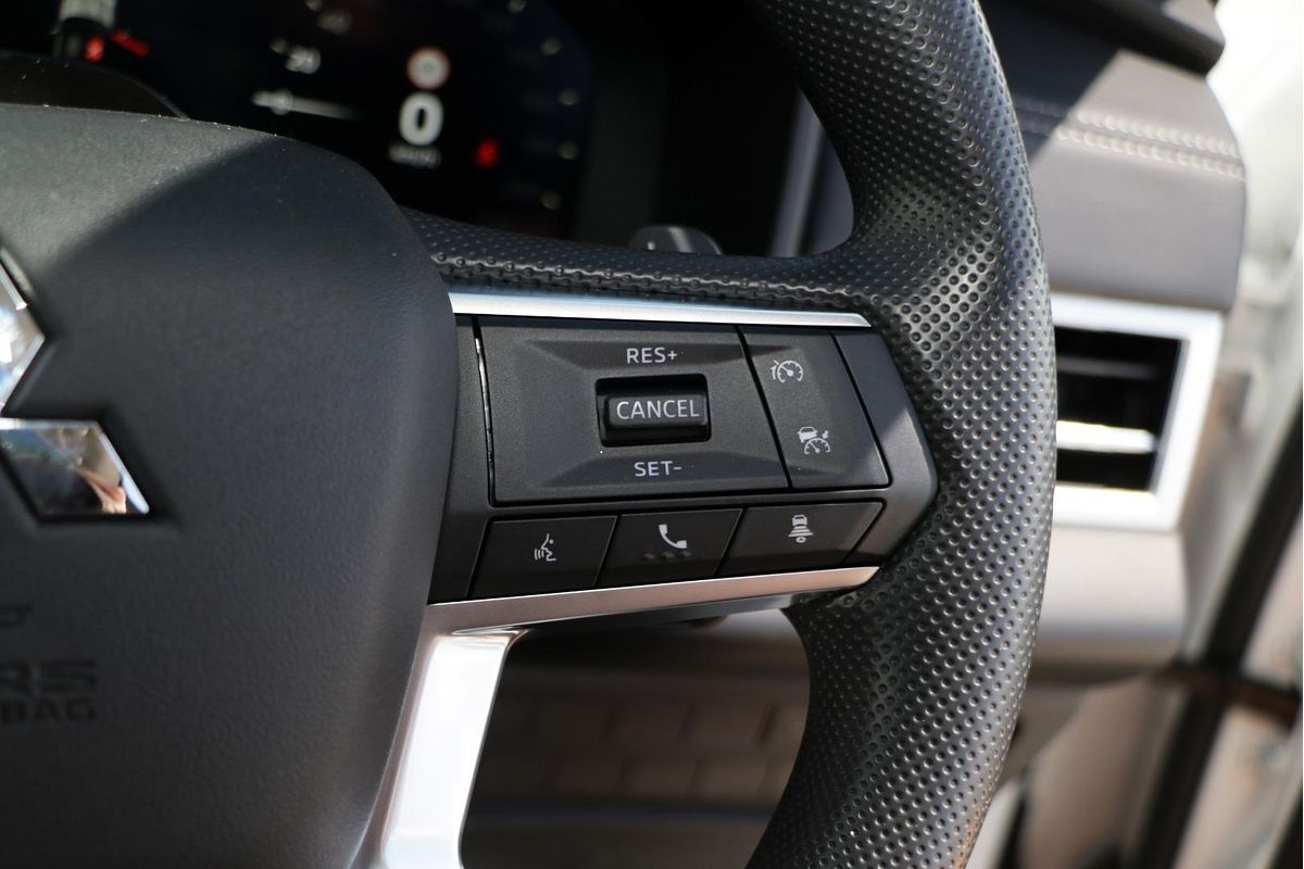 2025 Mitsubishi Outlander ES ZM