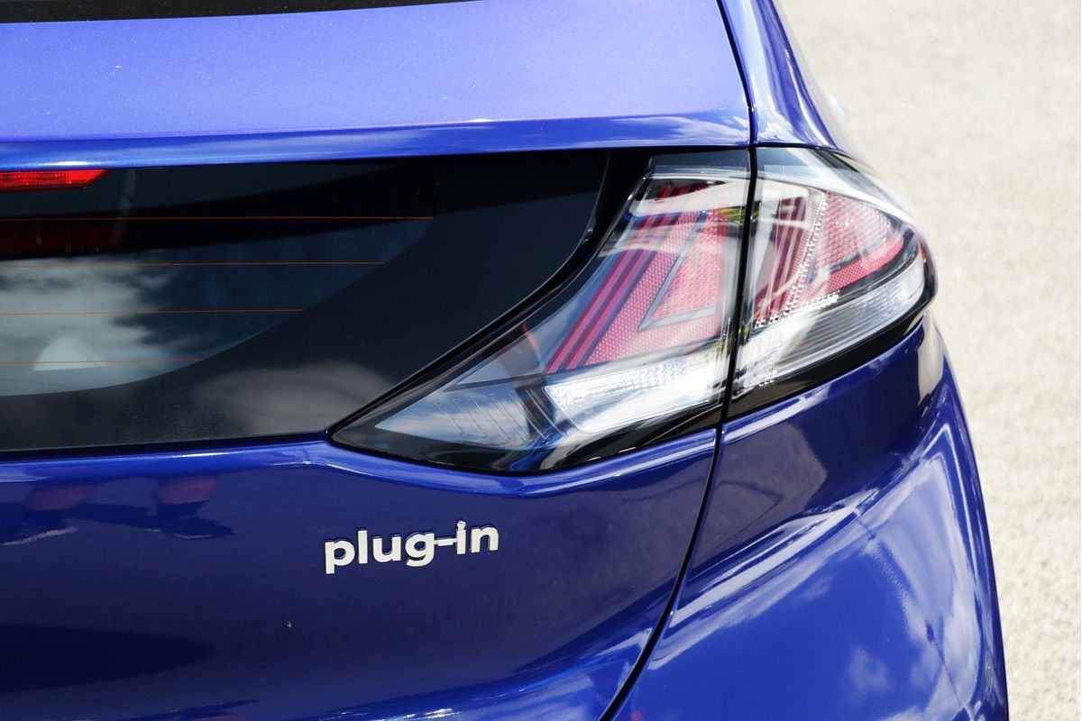 2020 Hyundai IONIQ Plug-in Premium AE.3