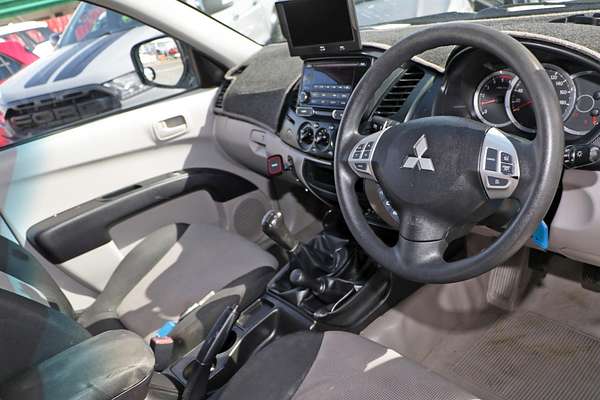 2014 Mitsubishi Triton GLX MN 4X4