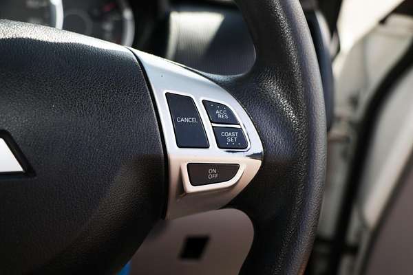 2014 Mitsubishi Triton GLX MN 4X4