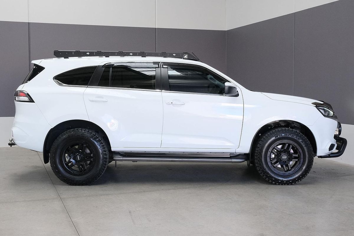 2022 Isuzu MU-X LS-T