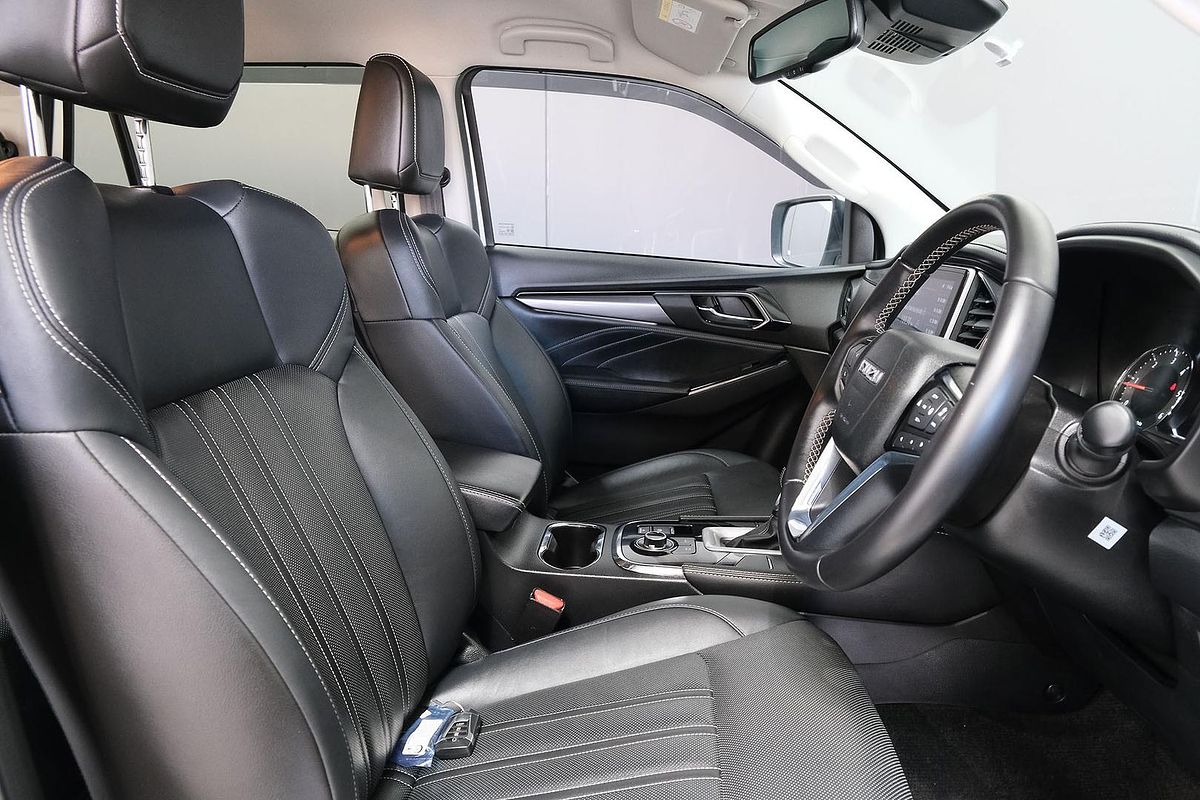 2022 Isuzu MU-X LS-T