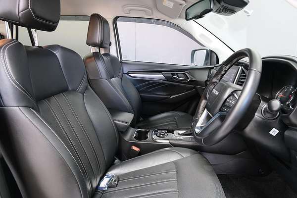 2022 Isuzu MU-X LS-T