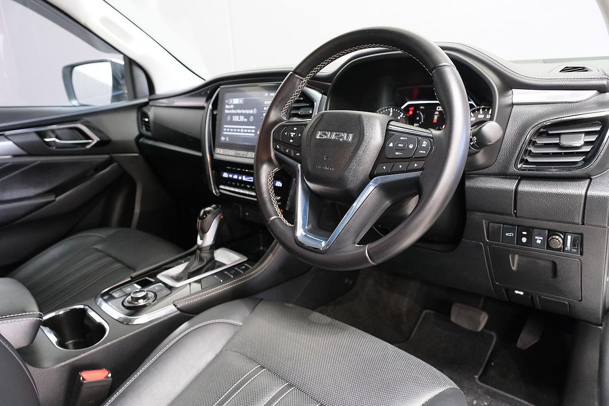 2022 Isuzu MU-X LS-T