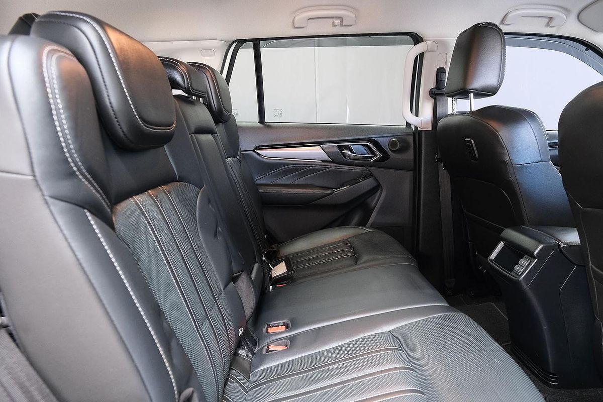 2022 Isuzu MU-X LS-T