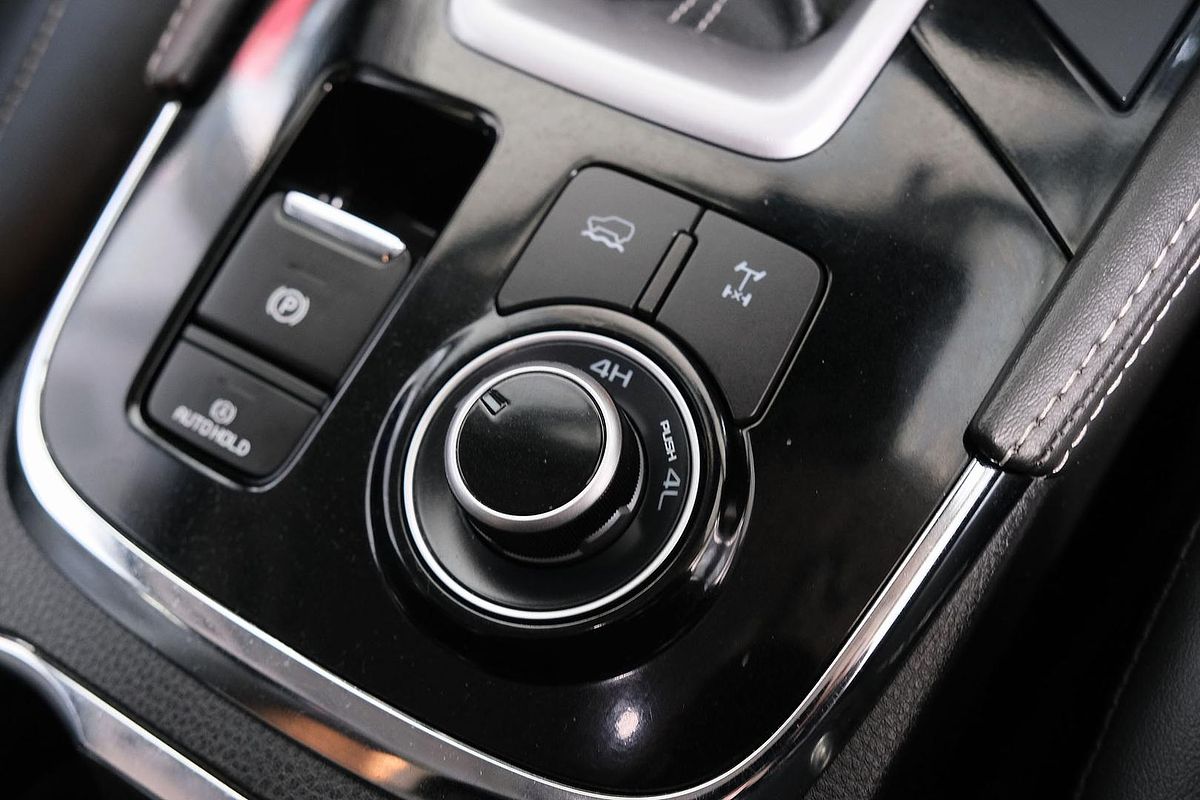 2022 Isuzu MU-X LS-T