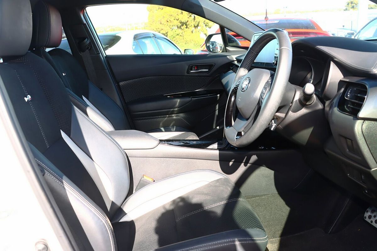 2023 Toyota C-HR GR Sport ZYX10R