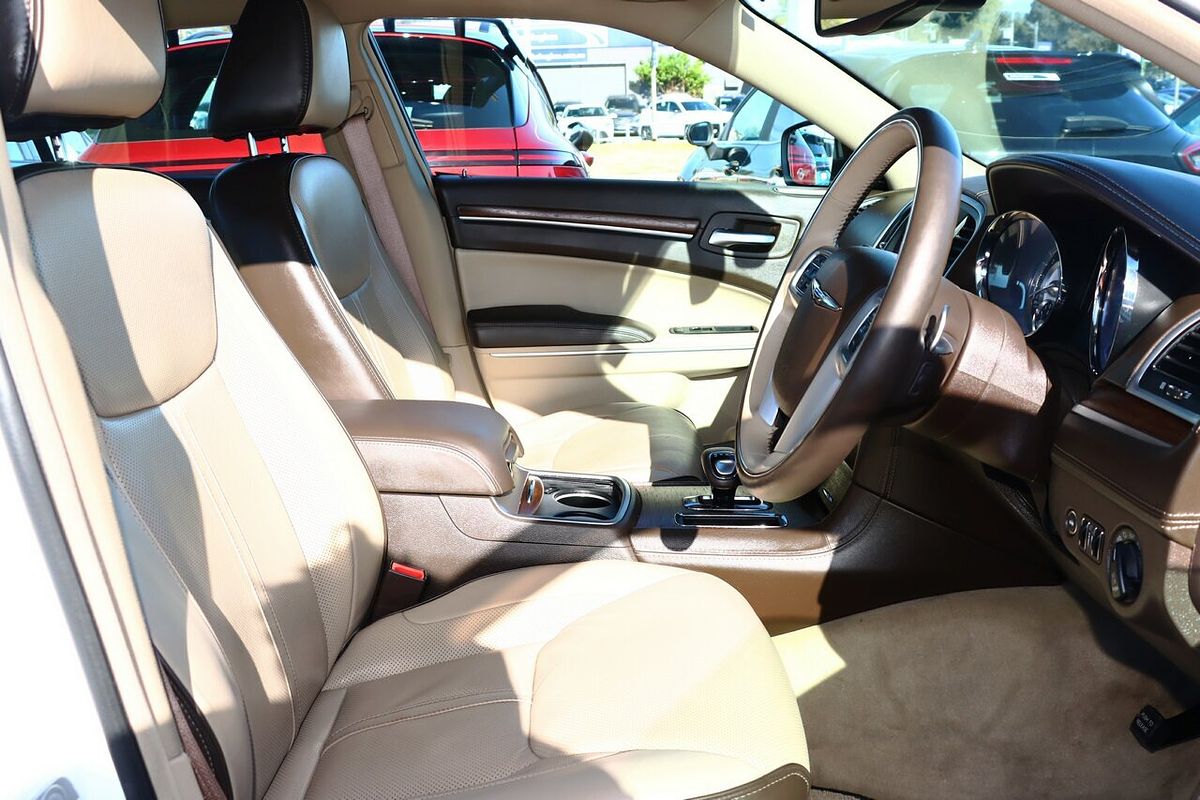 2013 Chrysler 300 C LX