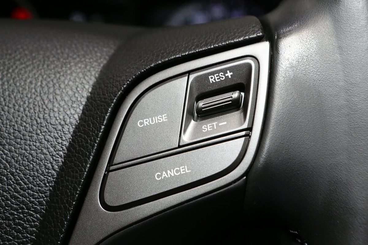 2017 Hyundai Santa Fe Active DM3 Series II