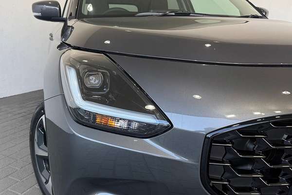 2025 Suzuki Swift Hybrid GLX UZ