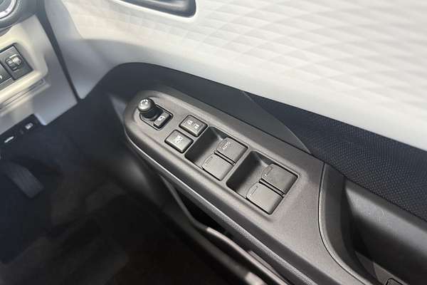 2025 Suzuki Swift Hybrid GLX UZ