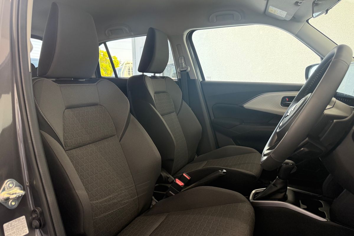 2025 Suzuki Swift Hybrid GLX UZ