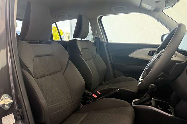 2025 Suzuki Swift Hybrid GLX UZ