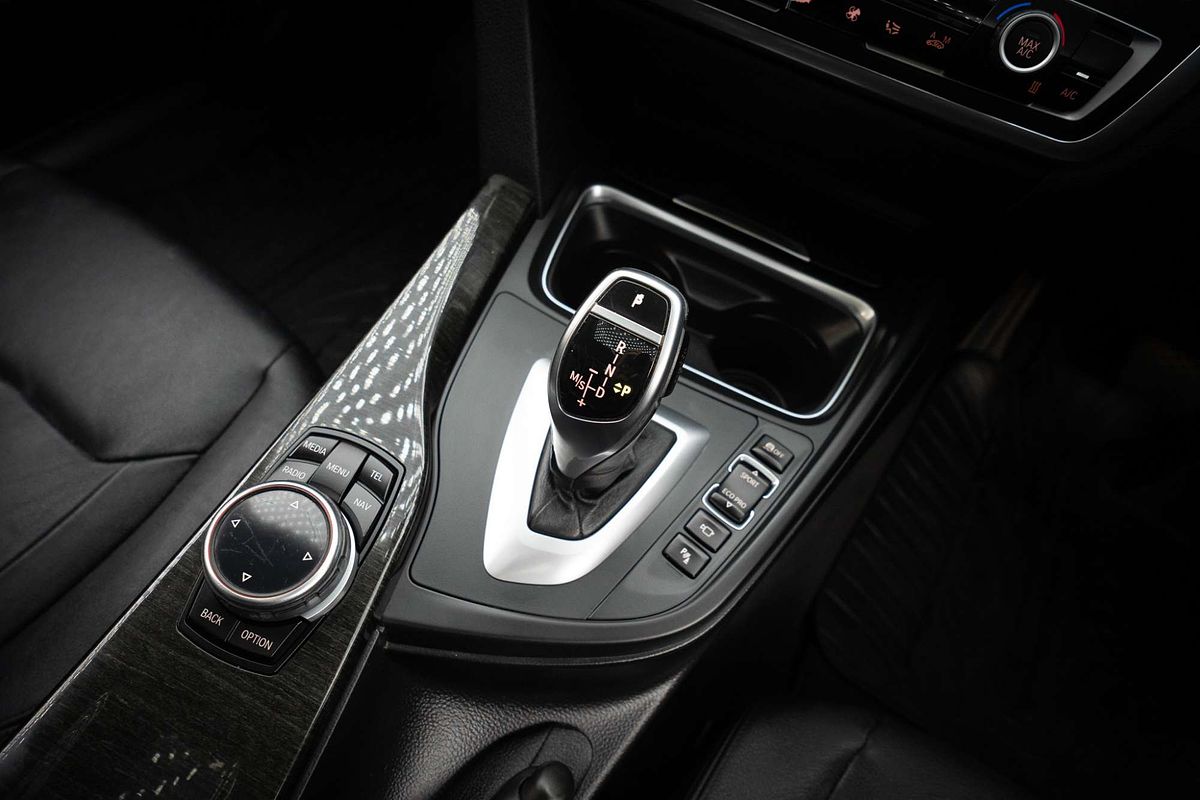 2014 BMW 3 Series 328i Luxury Line F30