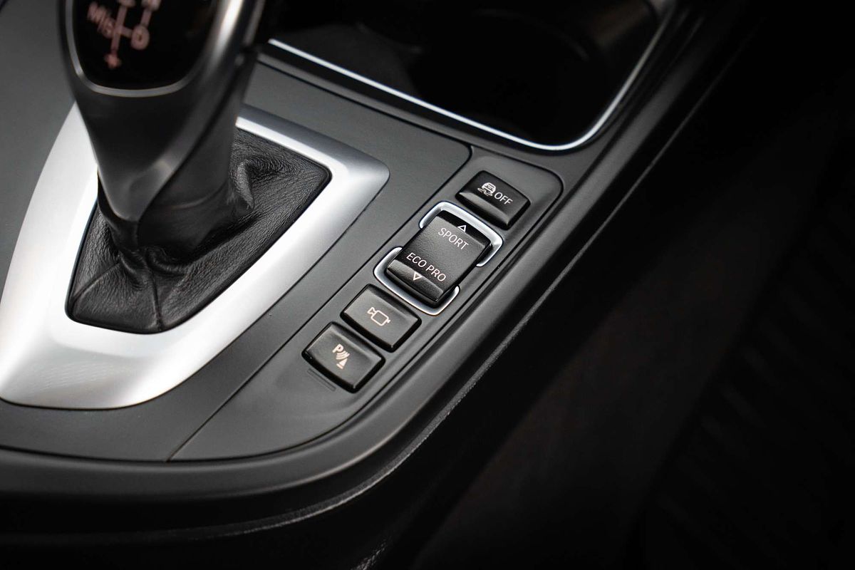 2014 BMW 3 Series 328i Luxury Line F30