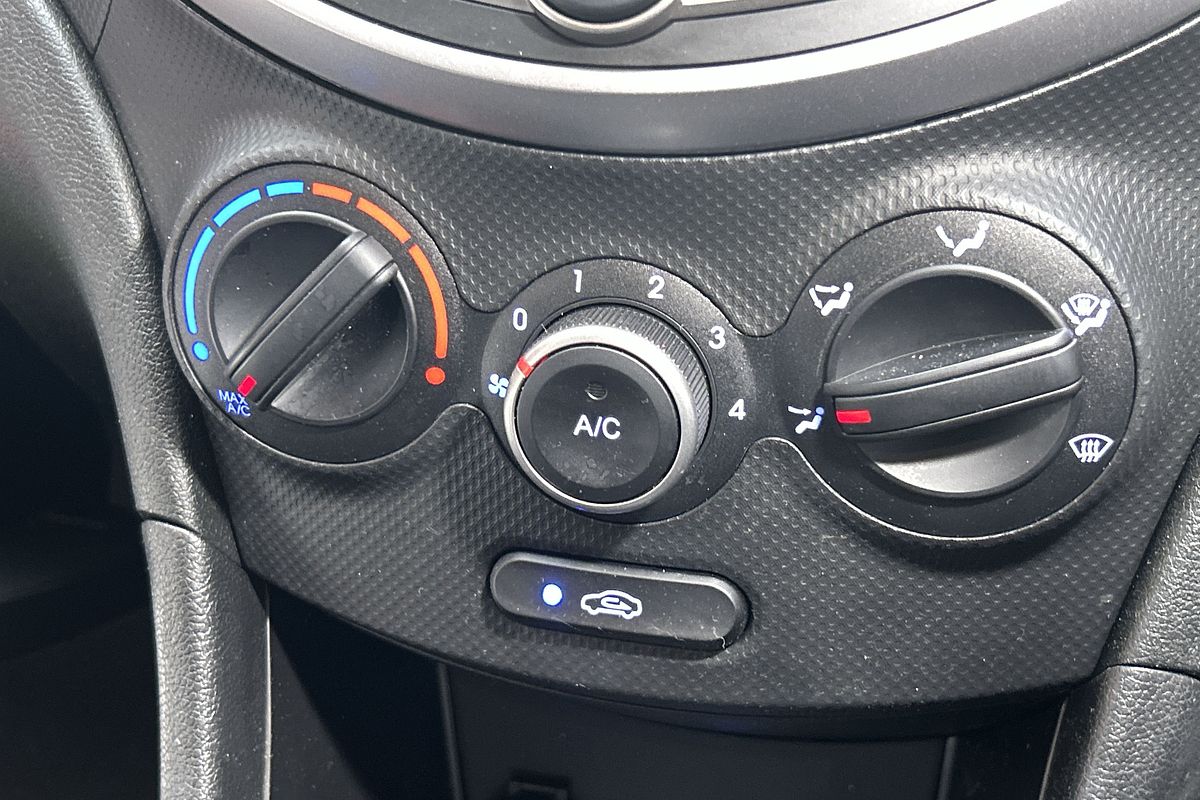 2017 Hyundai Accent Active RB4