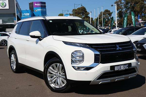 2024 Mitsubishi Outlander LS ZM