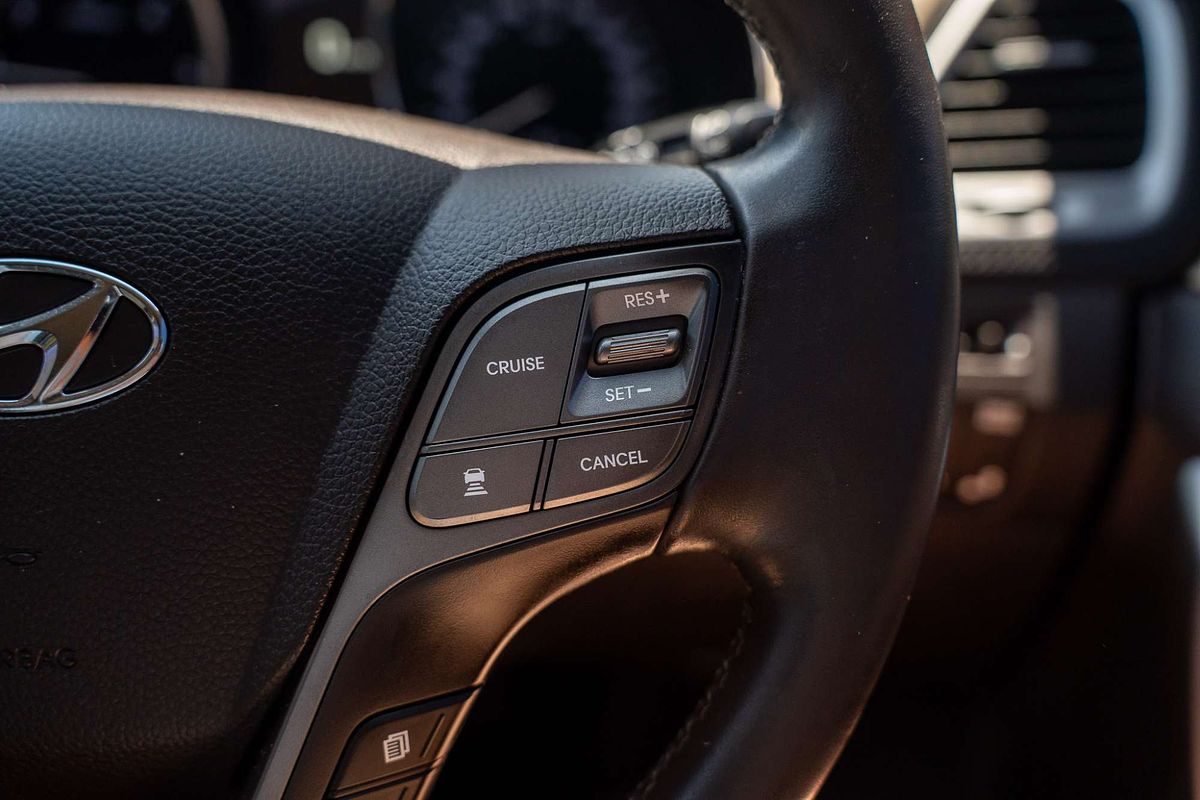 2017 Hyundai Santa Fe Highlander DM3 Series II