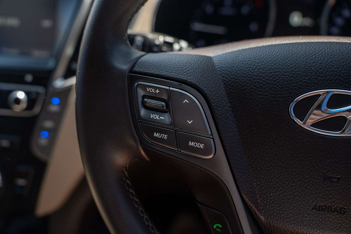 2017 Hyundai Santa Fe Highlander DM3 Series II