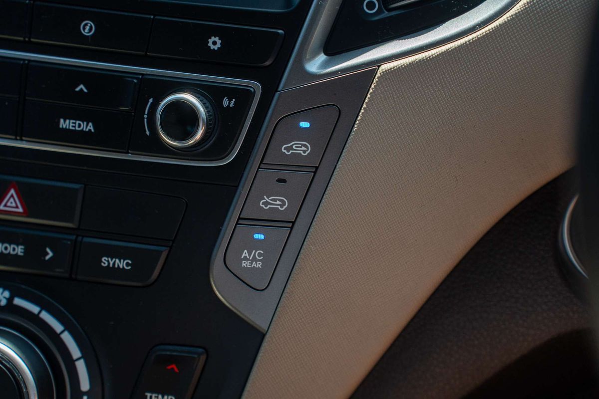 2017 Hyundai Santa Fe Highlander DM3 Series II