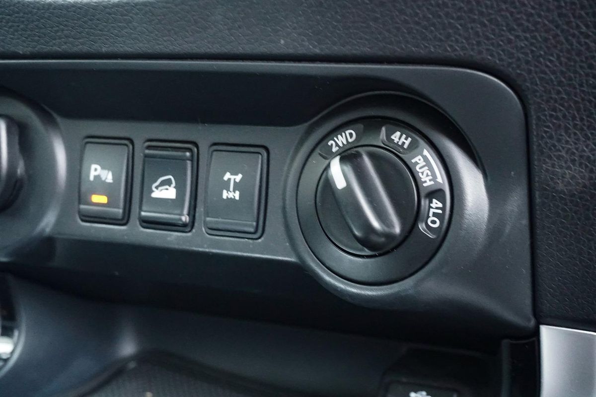 2017 Nissan Navara ST-X D23 Series 2 4X4