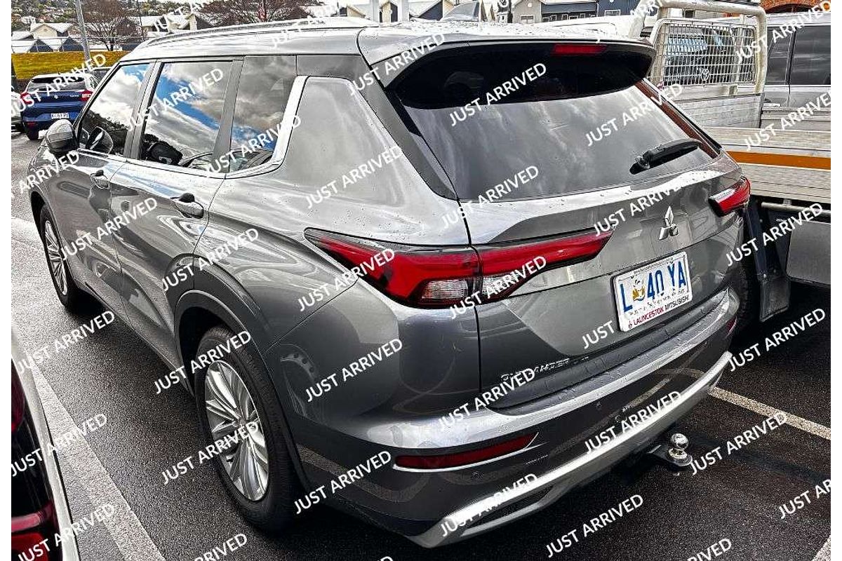 2023 Mitsubishi Outlander LS ZM