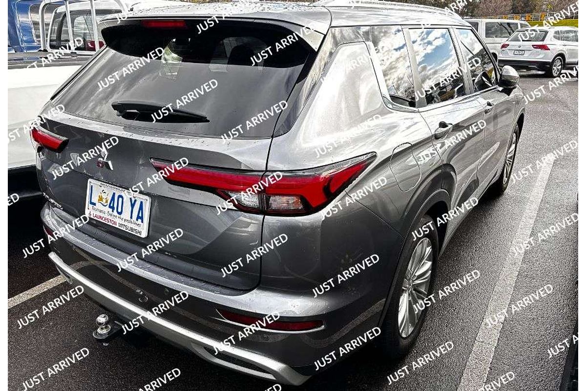 2023 Mitsubishi Outlander LS ZM