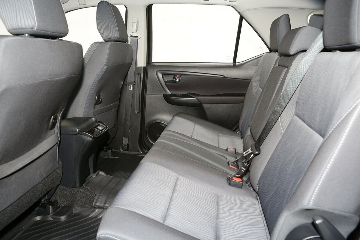 2025 Toyota Fortuner GX GUN156R