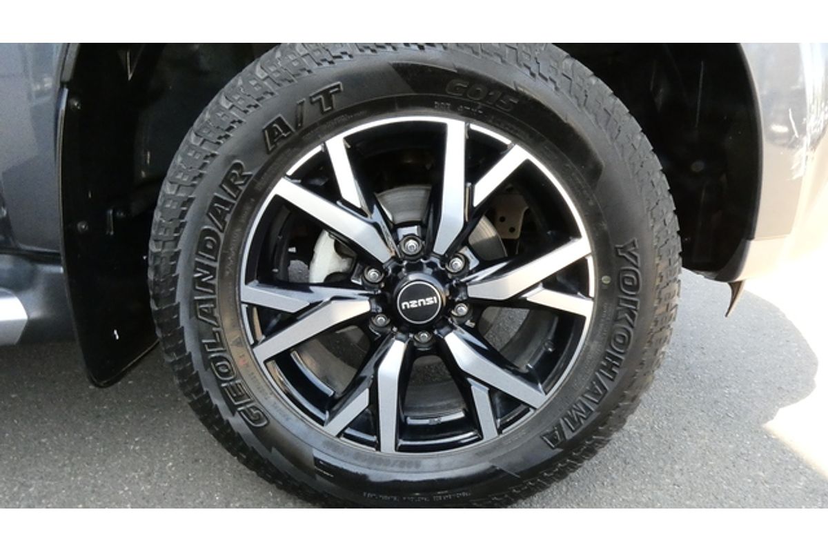 2021 Isuzu MU-X LS-T