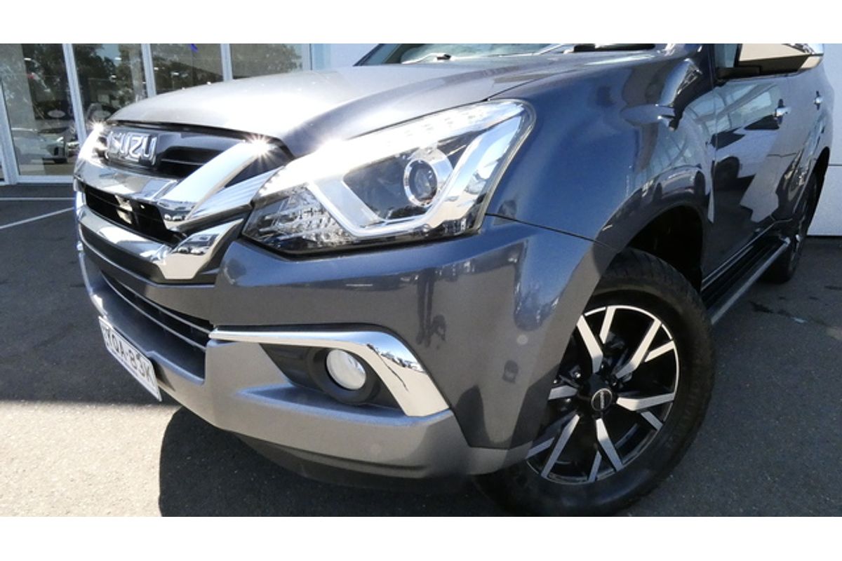 2021 Isuzu MU-X LS-T